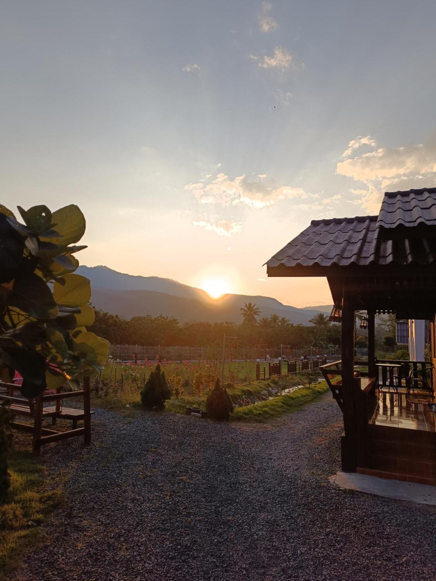 ม่วนใจ๋ปันสุข โฮมสเตย์แอนคาเฟ่ Muanjai Punsuk Homestay And Cafe Chom Thong Eksteriør bilde